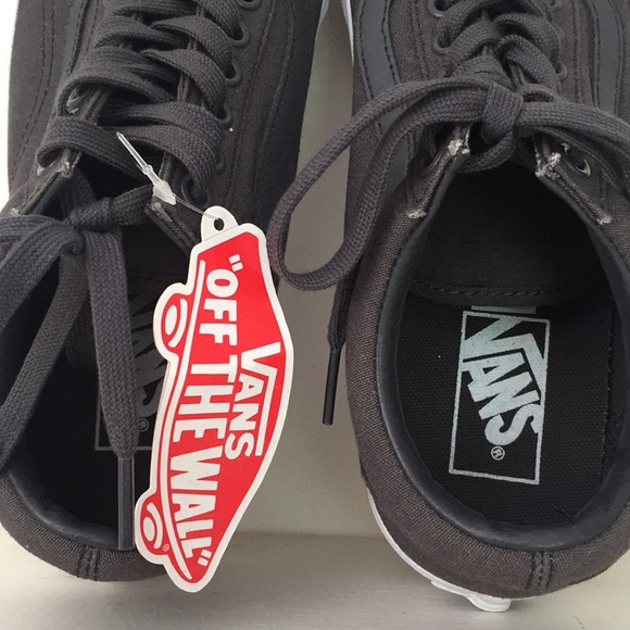 VANS - Picture 3 of 5